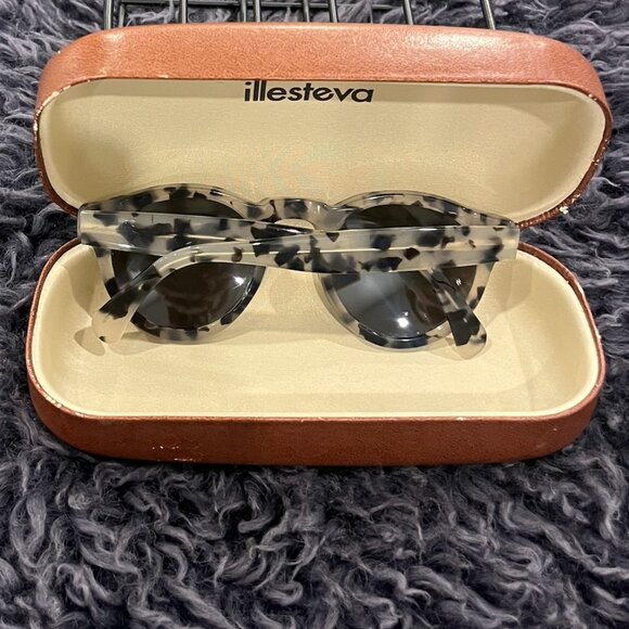 Illesteva Leonard Sunglasses, White Tortoise/Silver Mirror - Picture 3 of 6